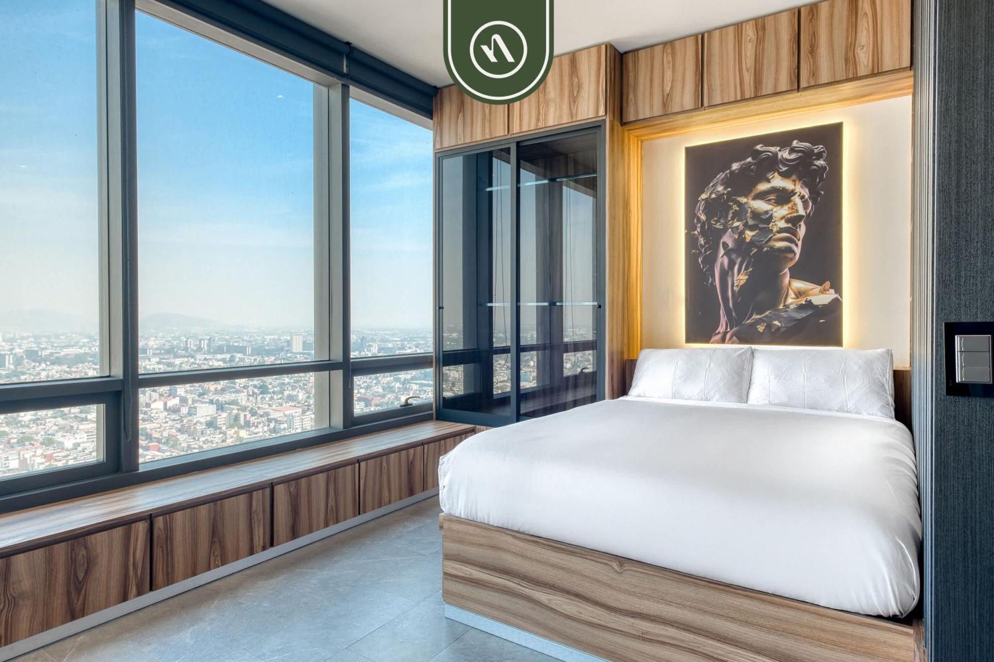 Luxury - Pool - Revolution Monument View Apartment
